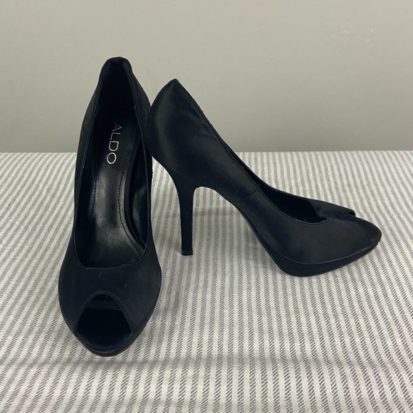 NWOT ALDO Black Satin Heels